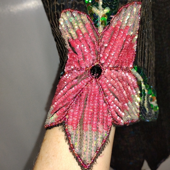 IRIDESCENT SQUINED FLORAL TOP - Picture 7 of 9